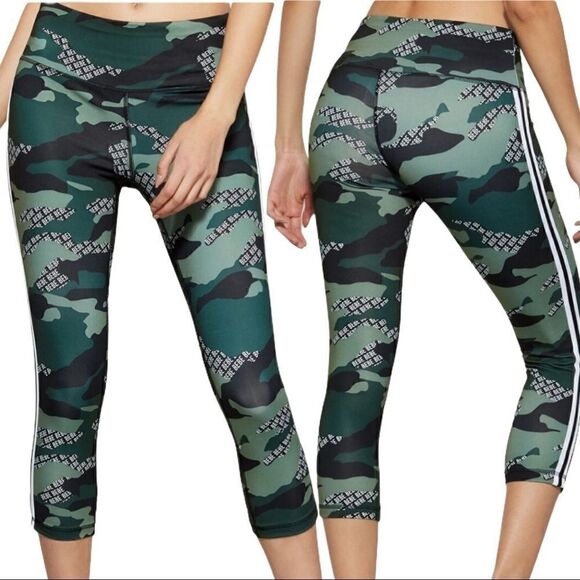 Bebe Sport Logo Camo Yoga Capris Sz L - Picture 1 of 9